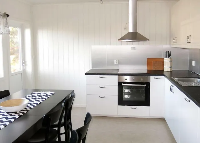 Dom wakacyjny Solsvika By Interhome Leirvik (Sogn og Fjordane)